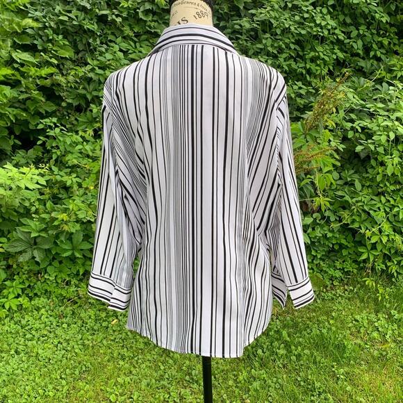 Worthington black and white striped lightweight 3/4 sleeve button up shirt - Picture 3 of 10